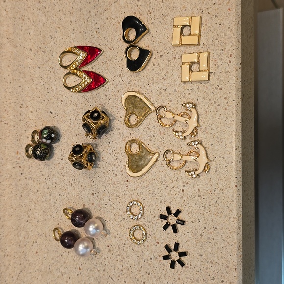 Lot of 10 "Hoop" Charms - Goldtone, Enamel, Beaded etc. - Picture 1 of 9